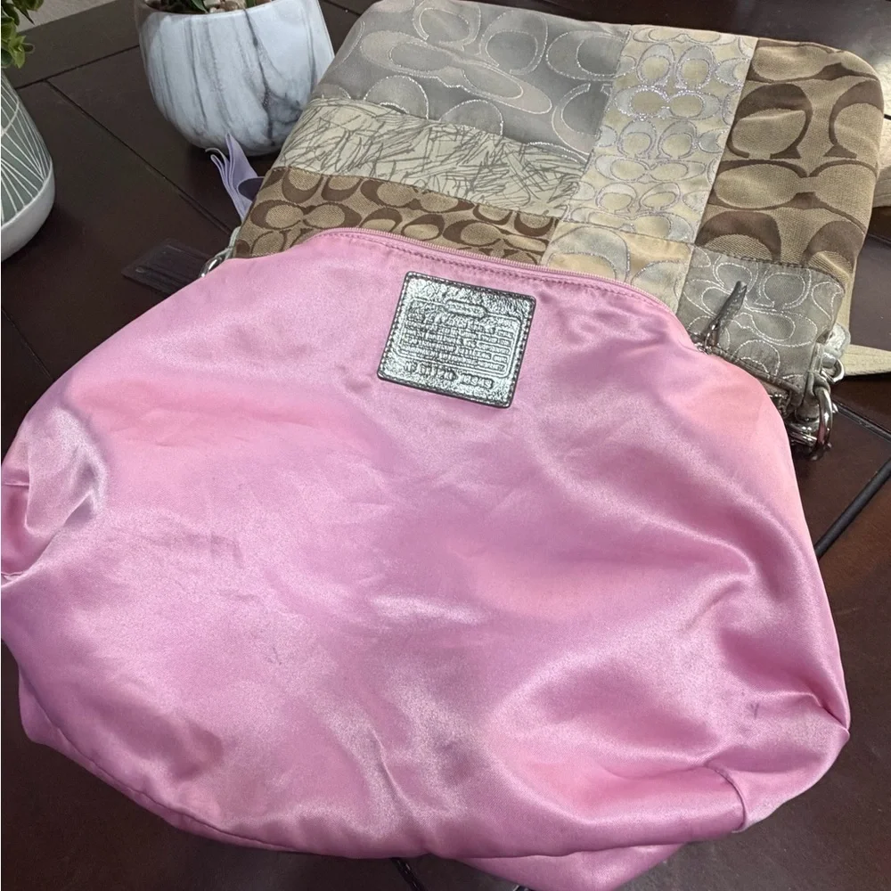 Coach Poppy Limited Edition ‘Heart bag’ 2- hang tags - Picture 5 of 17